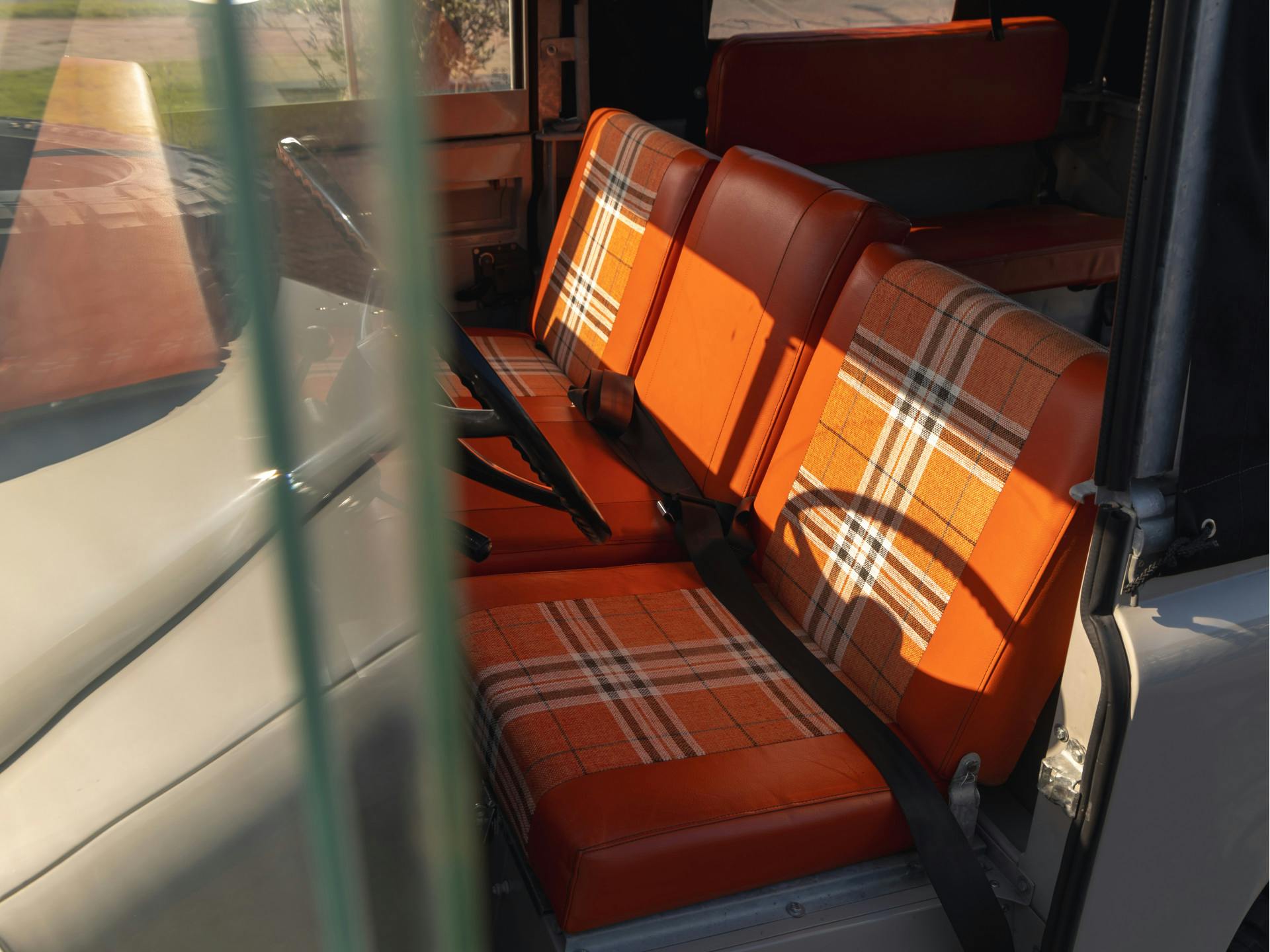 Land Rover Defender 2.3 | 1975 | Volledig gerestaureerd | Uniek exemplaar